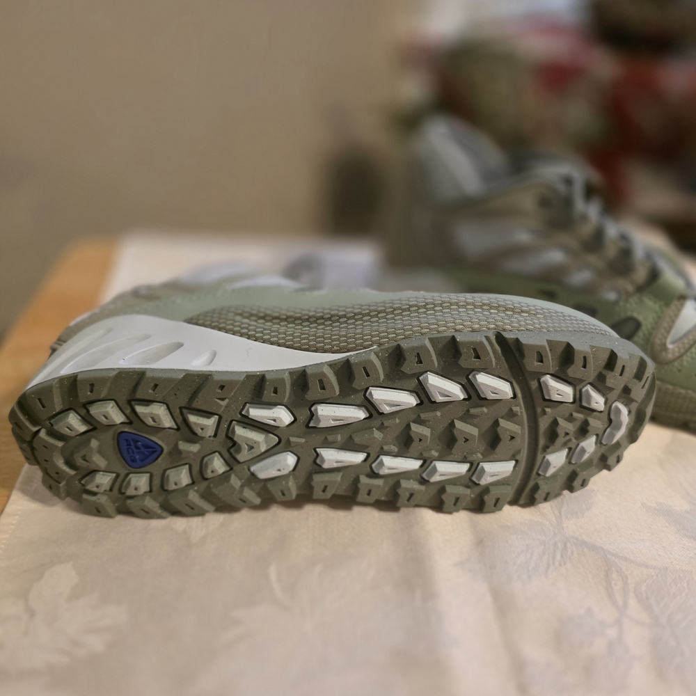 Nike ACG Women's Athletic Shoes in Light Green and Gray - Picture 3 of 4